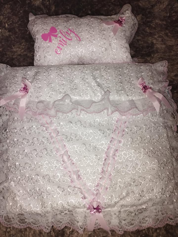 Personalised Lacey quilt and pram liner